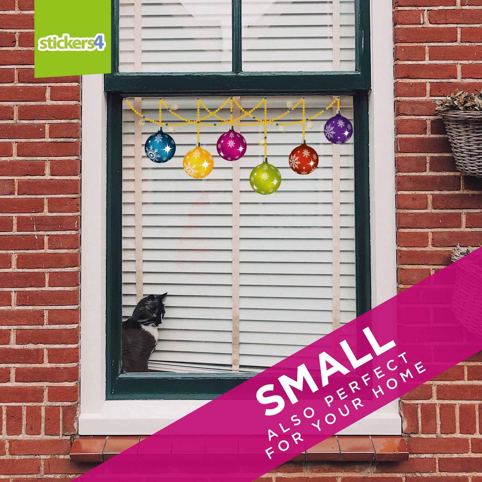 Small Beads 'n' Baubles Border Christmas Window Display